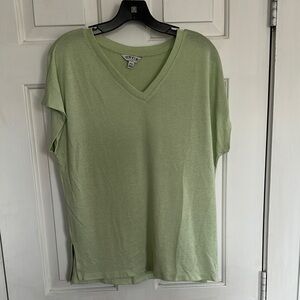 Orvis light green Vneck size medium